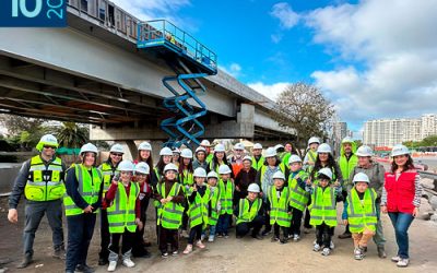 CChC Concepción organizó visita de niños de Aurora de Chile a obras del Puente Chacabuco