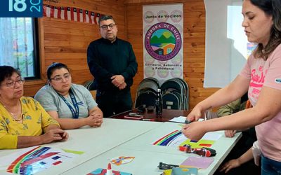 Vecinos de Aurora de Chile conocieron diseño de mosaico que se ubicará bajo el Puente Chacabuco